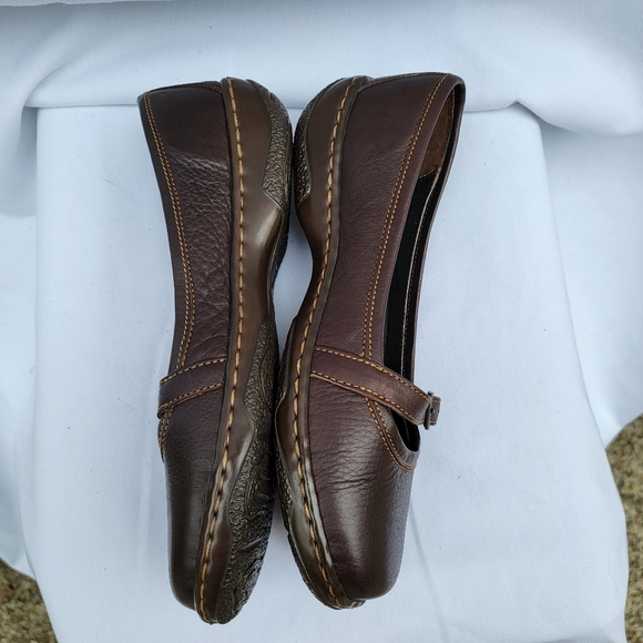 Born Concept Brown Slip On Shoes. Womens 7 1/2 US. - Picture 4 of 9